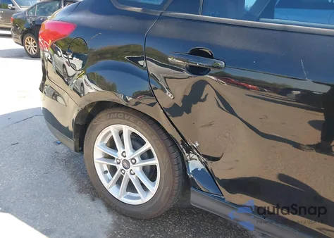 2018 Ford Focus Se z USA, uszkodzony, nr VIN 1FADP3F26JL324518